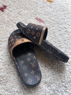 LLV Black and Brown Monogram Slide Sandals